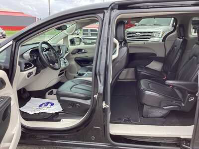 2024 Chrysler Pacifica, $26575. Photo 11