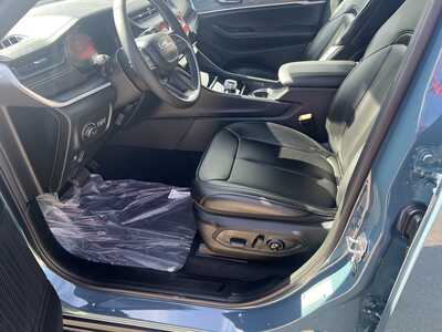 2027 Jeep Grand Cherokee, $47245. Photo 6