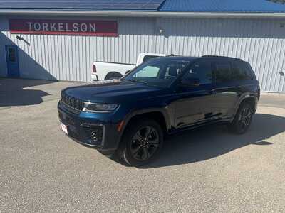 2027 Jeep Grand Cherokee, $52817. Photo 1