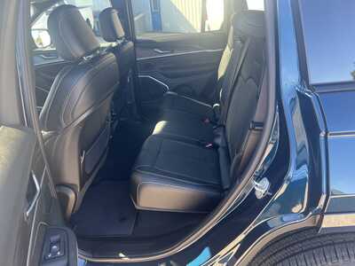 2027 Jeep Grand Cherokee, $52817. Photo 5