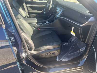 2027 Jeep Grand Cherokee, $52817. Photo 7