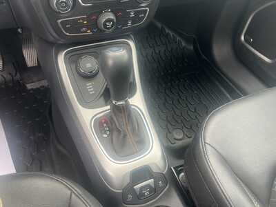 2021 Jeep Compass, $20575. Photo 9