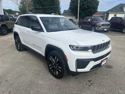 2027 Jeep Grand Cherokee, $47245. Photo 2