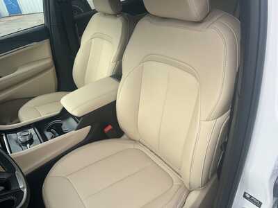 2027 Jeep Grand Cherokee, $47245. Photo 7