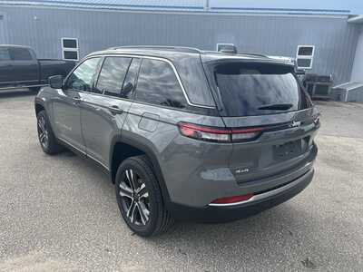 2027 Jeep Grand Cherokee, $47781. Photo 4