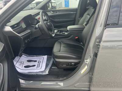 2027 Jeep Grand Cherokee, $47781. Photo 6