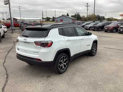 2026 Jeep Compass, $25975. Photo 4