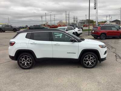2026 Jeep Compass, $25975. Photo 5