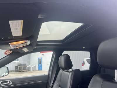 2020 Jeep Grand Cherokee, $20575. Photo 7