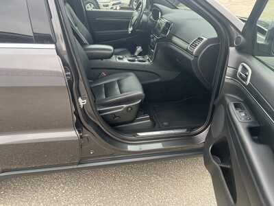2020 Jeep Grand Cherokee, $20575. Photo 9