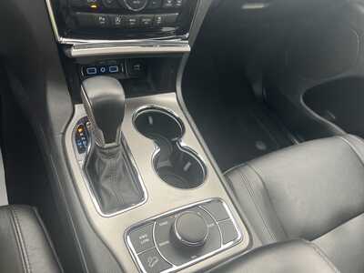 2020 Jeep Grand Cherokee, $20575. Photo 11