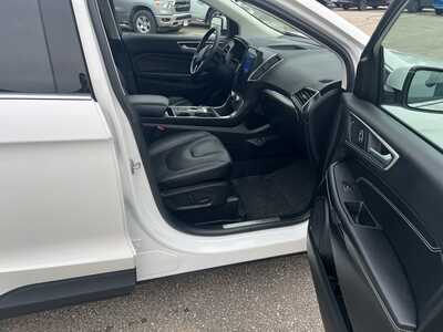 2022 Ford Edge, $24575. Photo 8