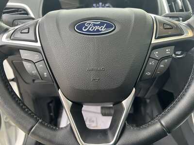 2022 Ford Edge, $24575. Photo 12