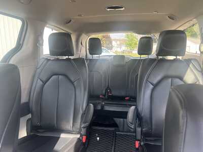 2024 Chrysler Pacifica, $33975. Photo 7