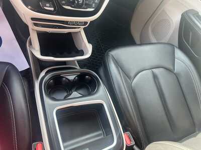 2024 Chrysler Pacifica, $33975. Photo 11