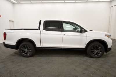 2025 Honda Ridgeline, $42055. Photo 8