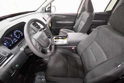 2025 Honda Ridgeline, $42055. Photo 11