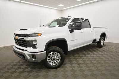 2024 Chevrolet 2500 Crew Cab, $48749. Photo 2