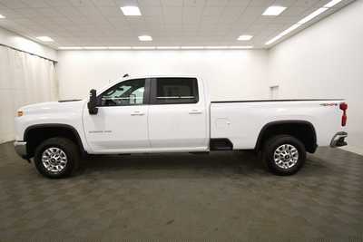 2024 Chevrolet 2500 Crew Cab, $48749. Photo 4