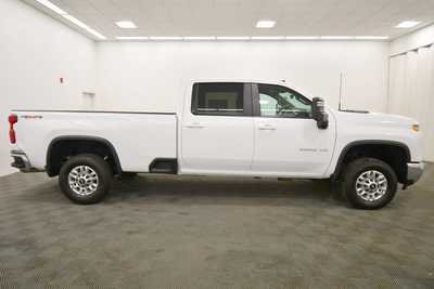2024 Chevrolet 2500 Crew Cab, $48749. Photo 9