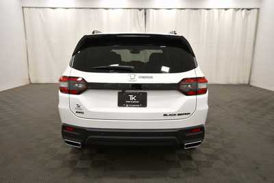 2025 Honda Pilot, $57475. Photo 6