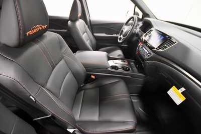 2025 Honda Ridgeline, $47285. Photo 12