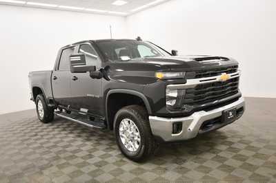 2024 Chevrolet 3500 Crew Cab, $60349. Photo 10