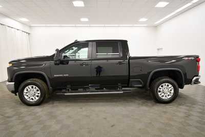 2024 Chevrolet 3500 Crew Cab, $60349. Photo 4