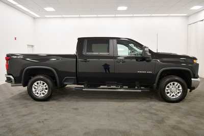 2024 Chevrolet 3500 Crew Cab, $60349. Photo 9