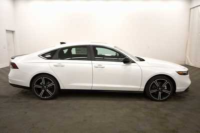 2025 Honda Accord, $35260. Photo 8