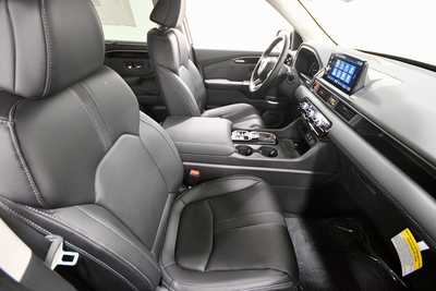 2025 Honda Pilot, $47505. Photo 12