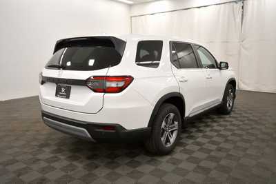 2025 Honda Pilot, $47505. Photo 7