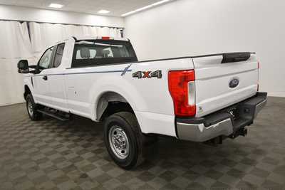 2019 Ford F250 Ext Cab, $21679. Photo 5