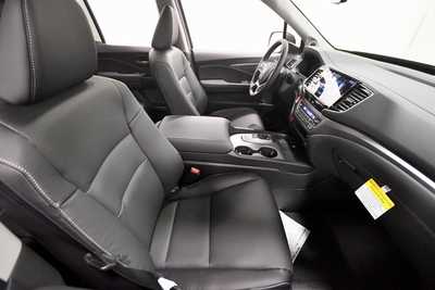 2025 Honda Ridgeline, $45385. Photo 12