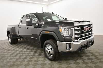 2022 GMC 3500 Crew Cab, $50479. Photo 9