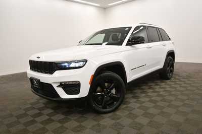 2023 Jeep Grand Cherokee, $29930. Photo 2