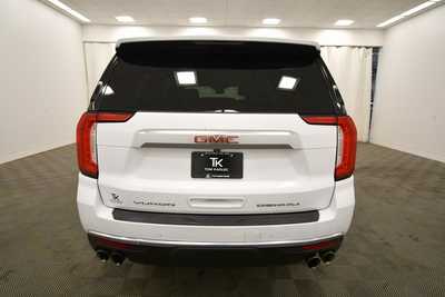 2023 GMC Yukon XL, $61707. Photo 4