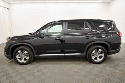 2023 Honda Pilot, $37479. Photo 4