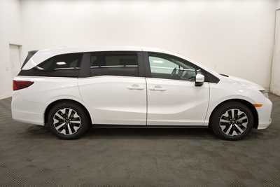 2025 Honda Odyssey, $44125. Photo 8