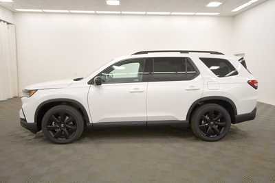 2025 Honda Pilot, $56485. Photo 4