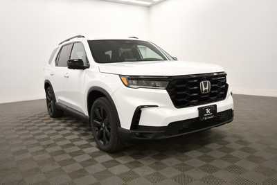 2025 Honda Pilot, $56485. Photo 9