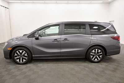2025 Honda Odyssey, $44265. Photo 4