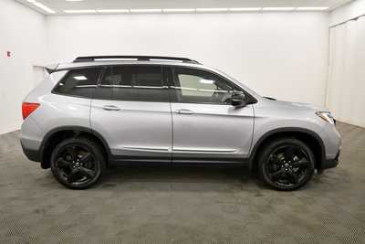2019 Honda Passport, $23679. Photo 9