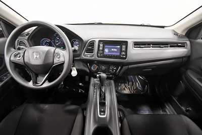 2019 Honda HR-V, $17749. Photo 3