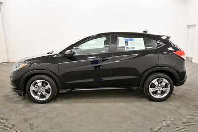 2019 Honda HR-V, $17749. Photo 4
