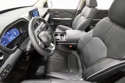 2025 Honda Pilot, $54985. Photo 11