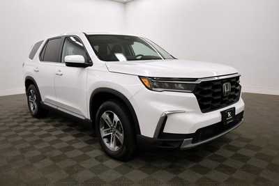 2025 Honda Pilot, $42649. Photo 10