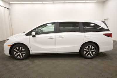 2025 Honda Odyssey, $44125. Photo 4
