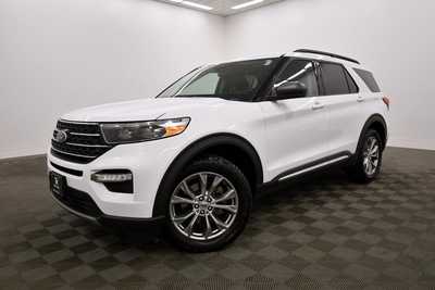2020 Ford Explorer, $17479. Photo 2
