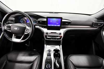 2020 Ford Explorer, $17479. Photo 3